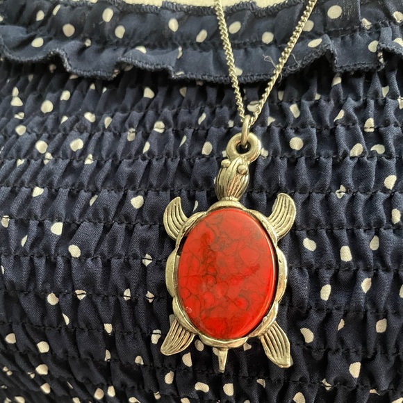 Silver Cornelian Sea Turtle Pendant Necklace with Chain | Carnelian Variant - Picture 6 of 8